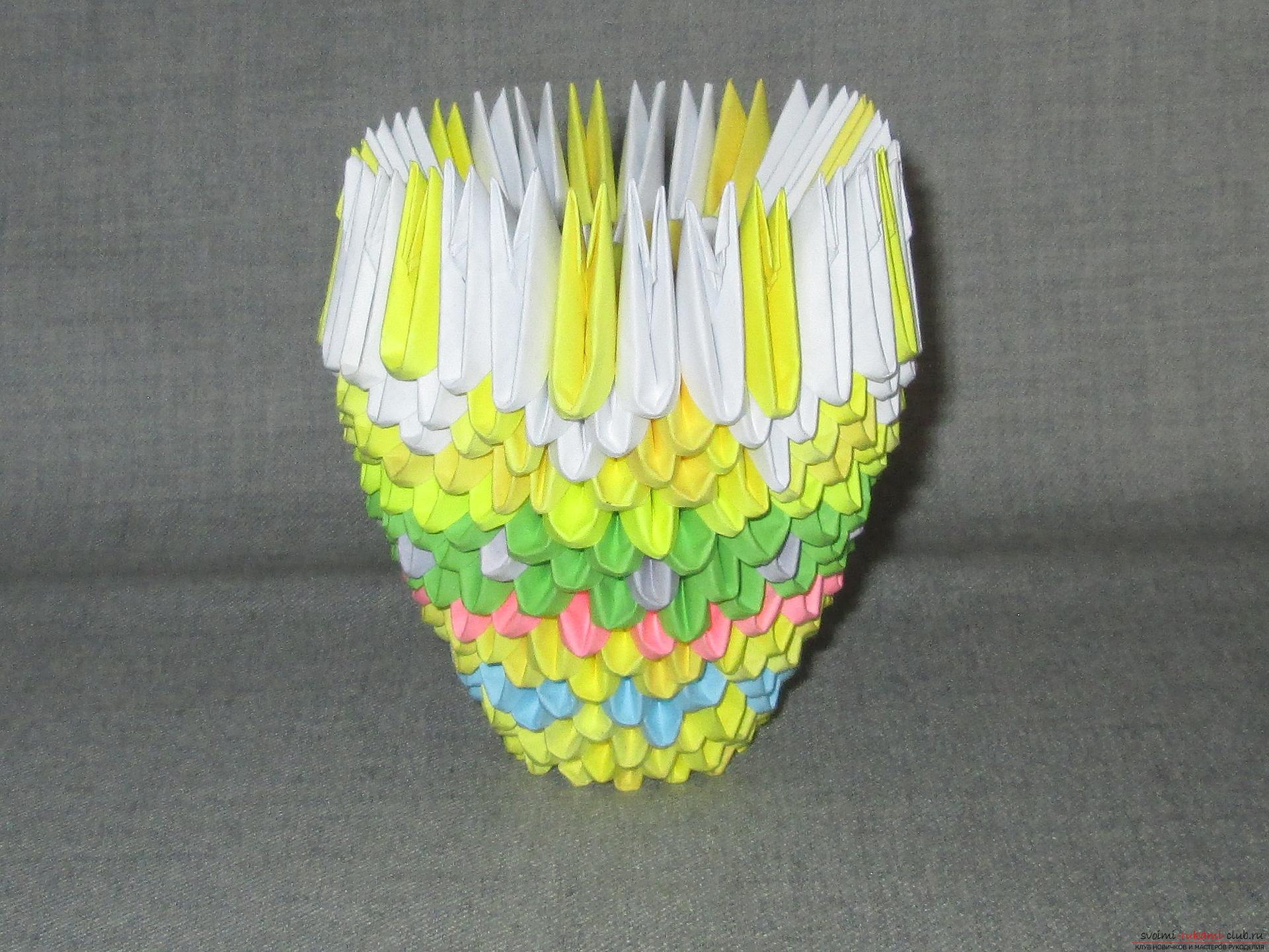 Модульное оригами ваза с цветами станет отличным подарком на 8 Марта, сделанным своими руками.. Фото №7